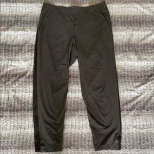 Athleta Brooklyn Ankle Pant 10P